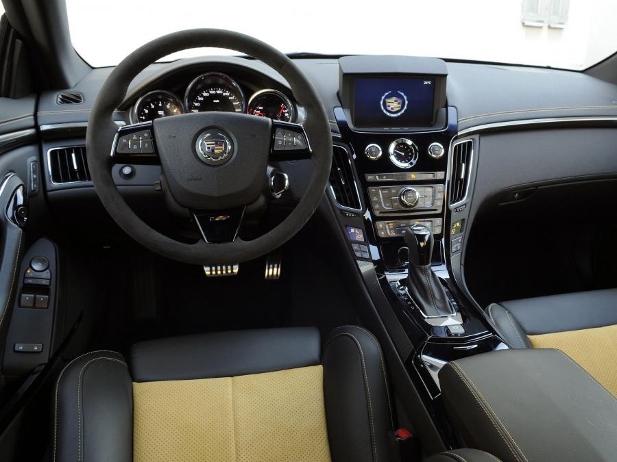  Cadillac CTS-V Coupe Black Diamond 2011 года  (EU) (фото 9 из 14)